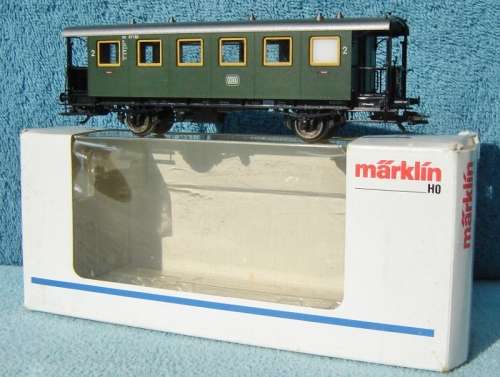 Marklin HO gauge Old timer 2nd Class Passenger coach with interior LED lighting No. 4301