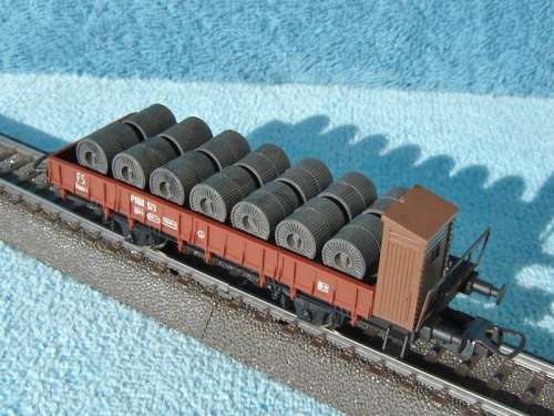 Lima HO gauge Flat Wagon with Bakeman's Cab and loaded with Steel Drums