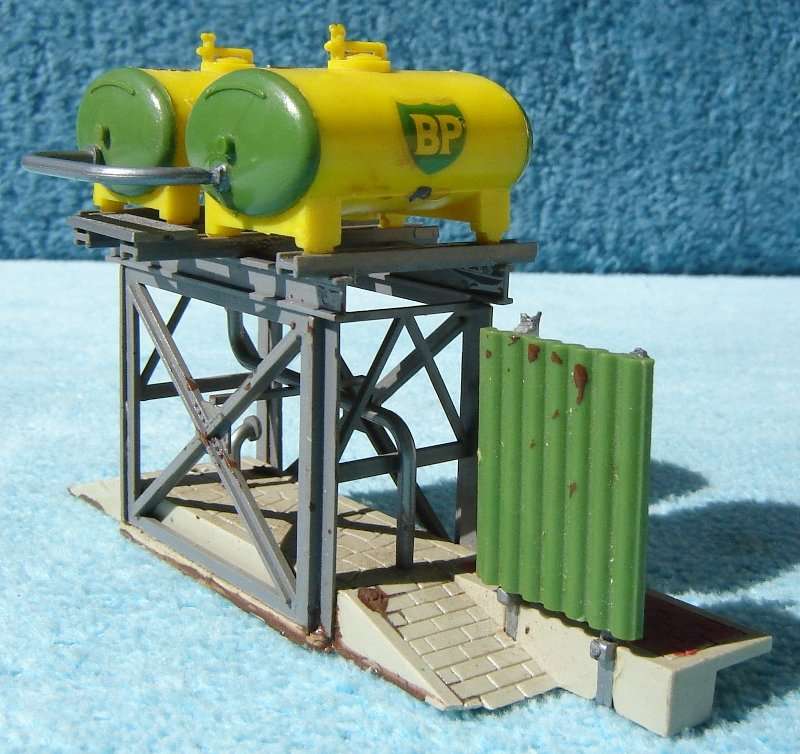 Faller HO Gauge BP Diesel Tanks