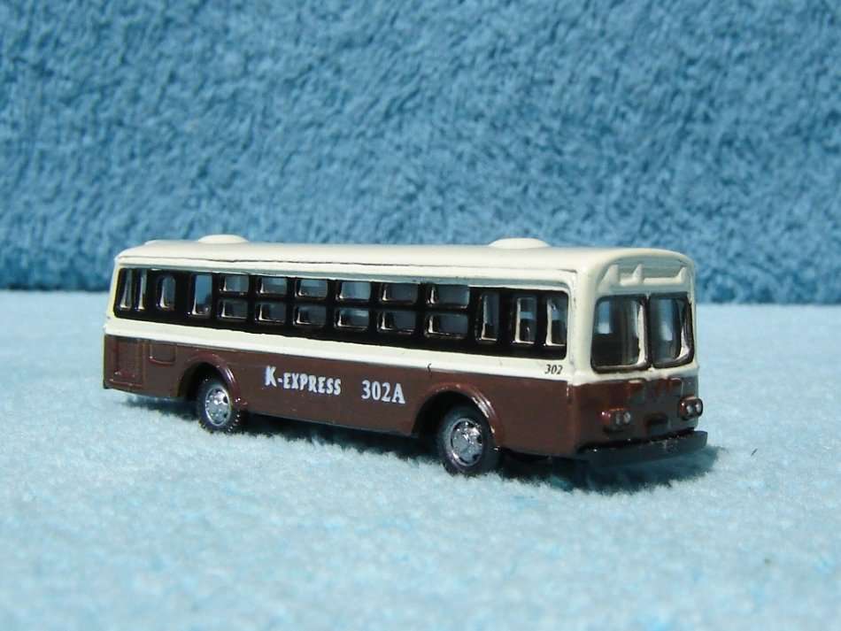 N Gauge Bus