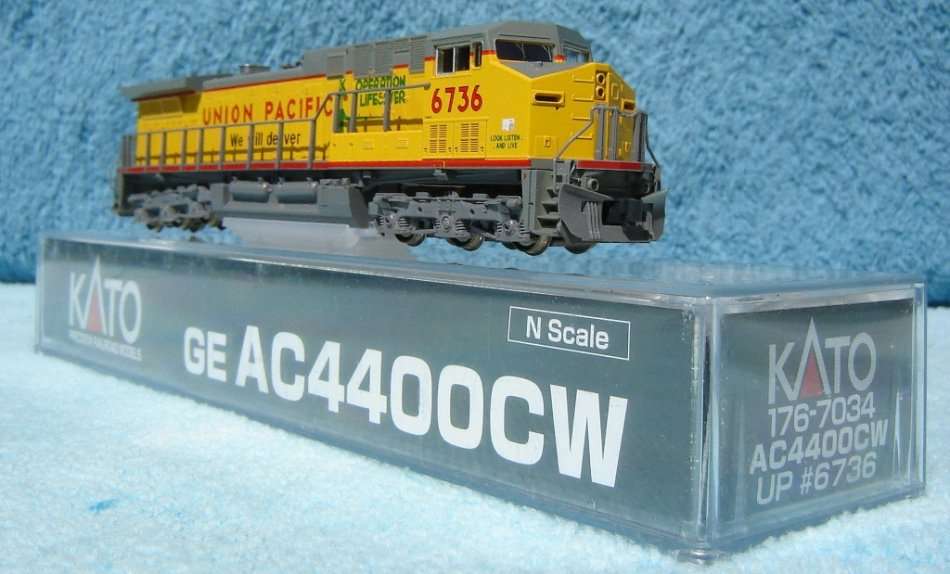 Kato N Gauge American Diesel Locomotive No. 176-7034