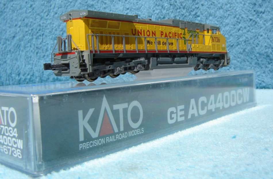 Kato N Gauge American Diesel Locomotive No. 176-7034