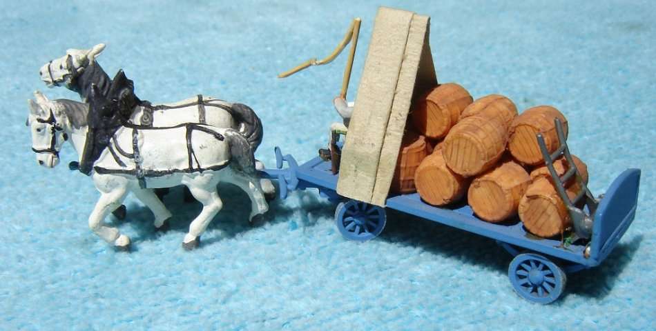 Preiser HO gauge Horses and Wagon Loaded with Beer Barrels and Figure
