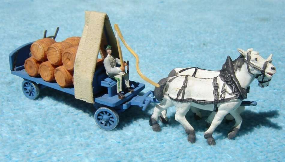Preiser HO gauge Horses and Wagon Loaded with Beer Barrels and Figure