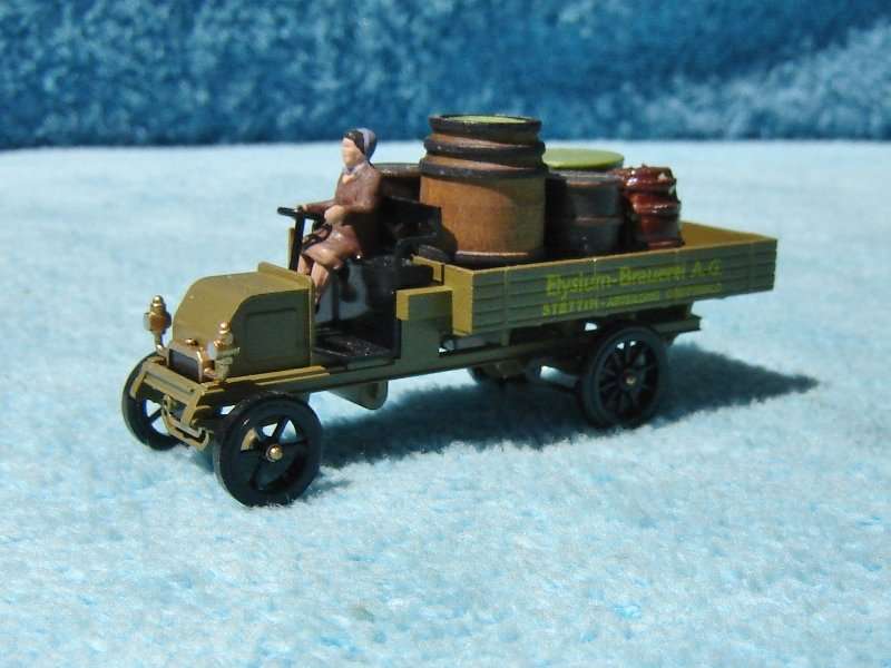 Marklin HO gauge Truck Loaded with Barrels