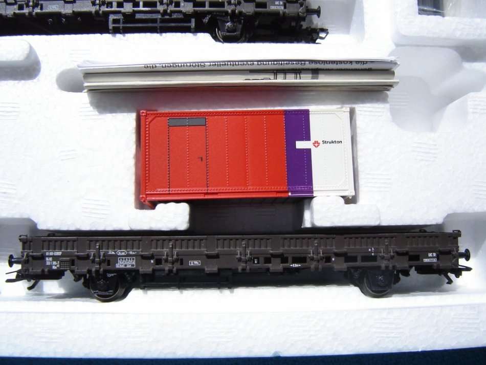 Marklin HO gauge Strukton Train Set No. 28451 - Digital