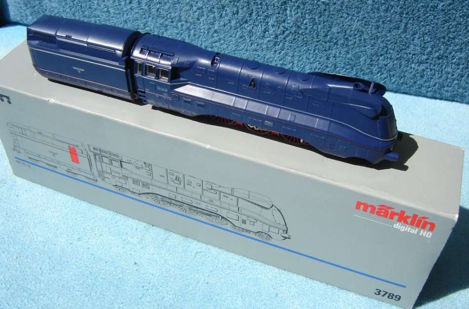 Marklin HO gauge BR03 Streamline Steam Locomotive No. 3789 - Digital