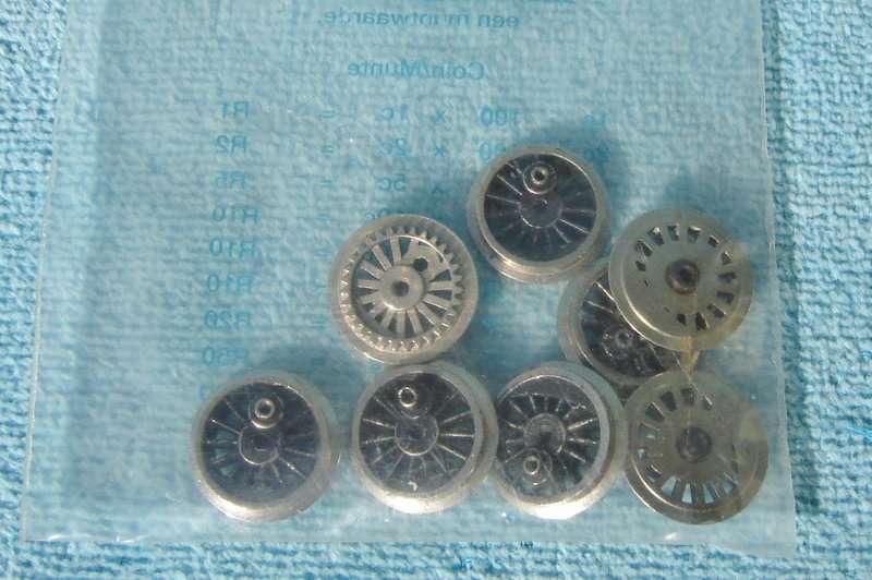 Fleischmann HO gauge 8 Wheels