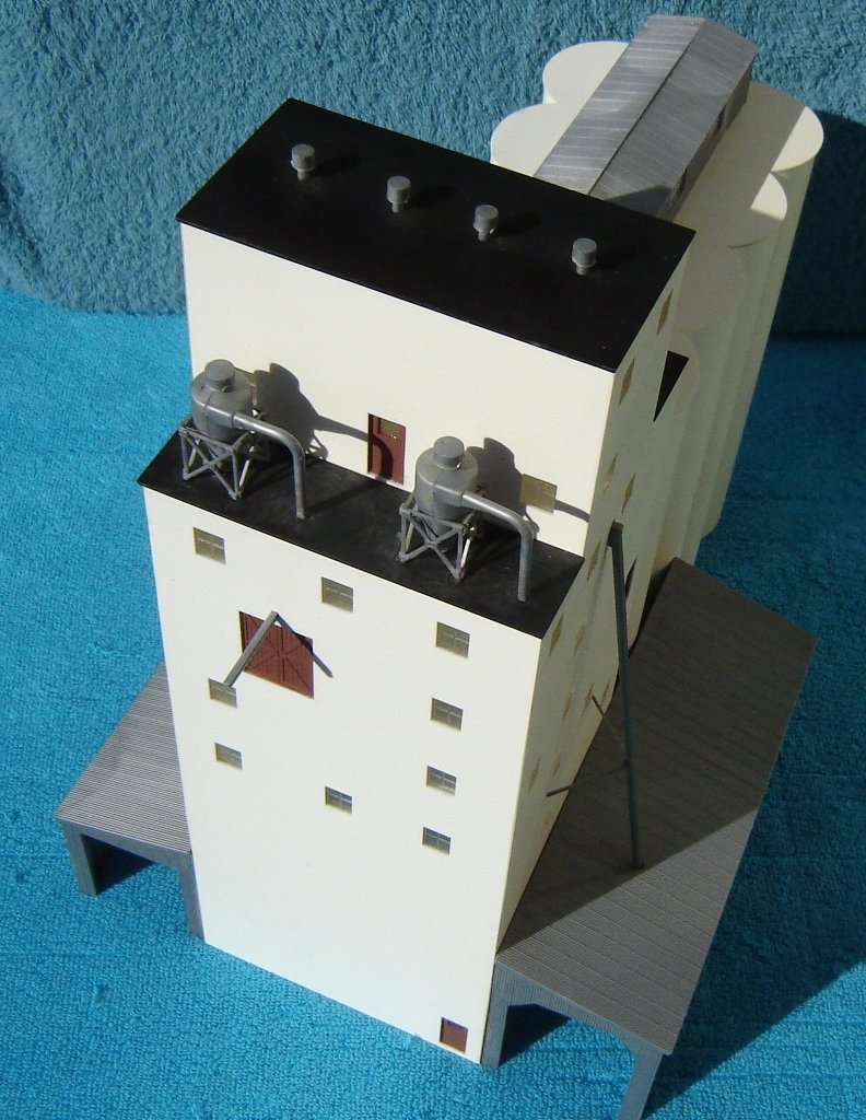 Trix HO gauge Very Rare Grain Storage Silo