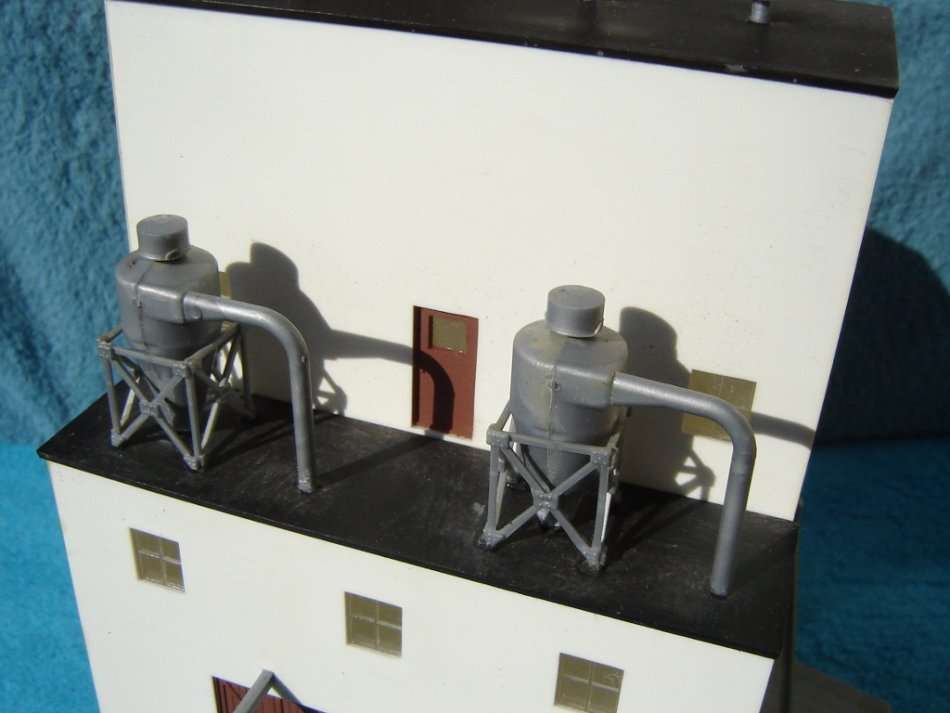 Trix HO gauge Very Rare Grain Storage Silo