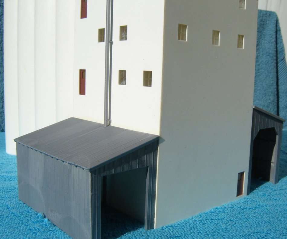 Trix HO gauge Very Rare Grain Storage Silo