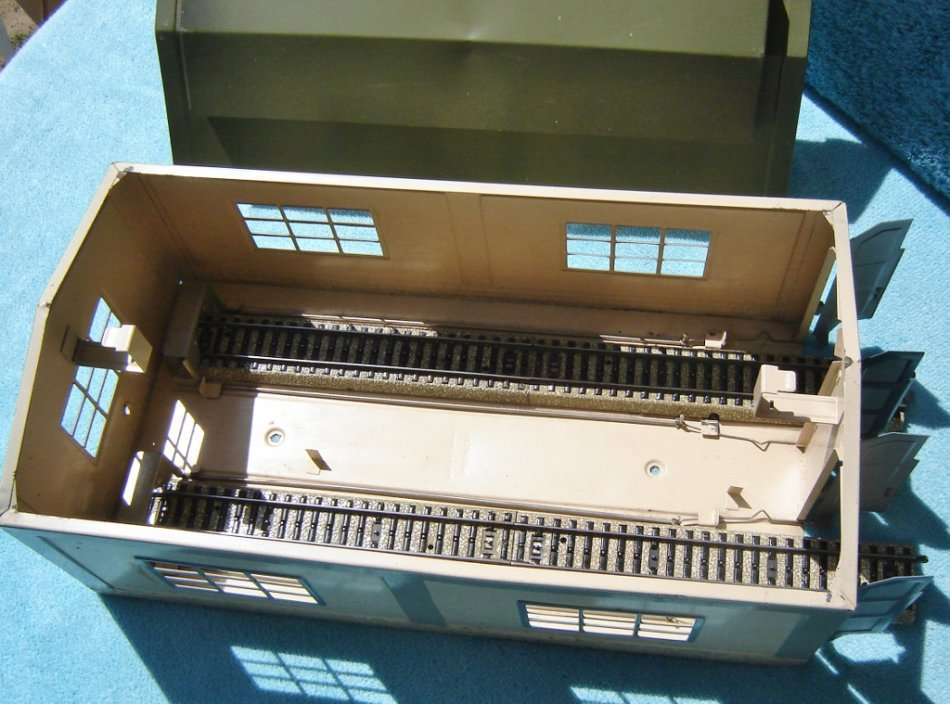 Marklin HO gauge Rare Metal 2 Stall Engine Shed No. 7029