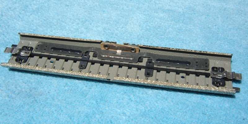 Marklin HO gauge Contact M-track section No. 5105
