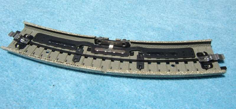 Marklin HO gauge Curved Contact M-track section No. 5104