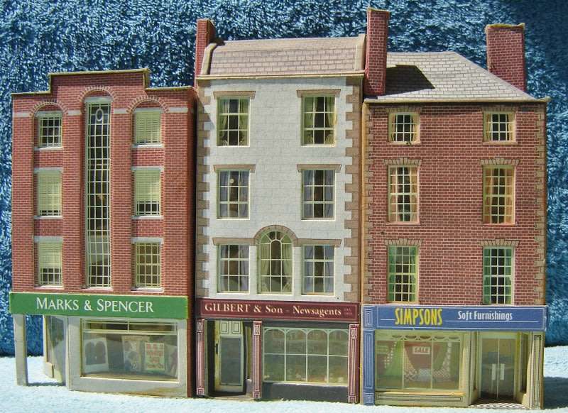 HO/OO gauge Cardboard City buildings for British Style layouts