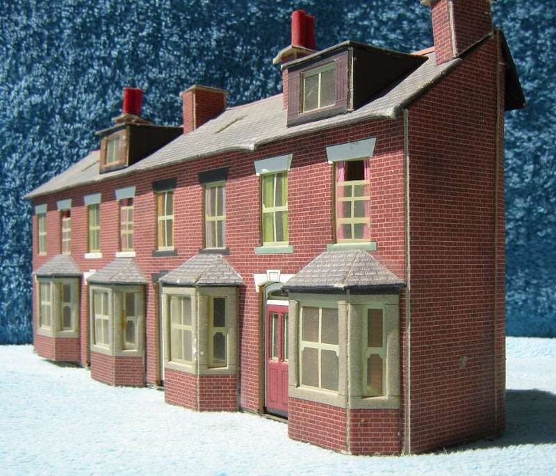 HO/OO gauge Cardboard City buildings for British Style layouts