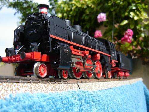 Lima HO gauge Steam Locomotive with tender