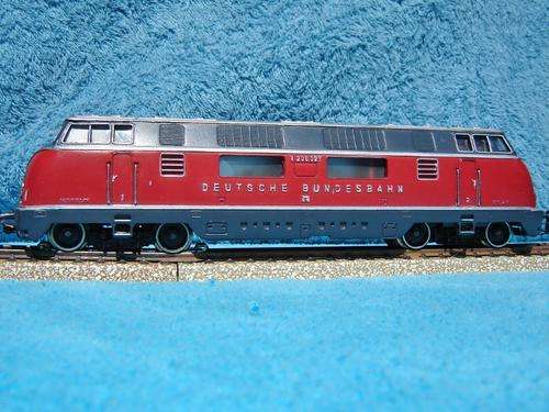 Marklin HO gauge V200 diesel locomotive
