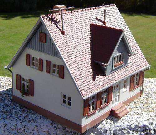 Faller HO gauge Suburban Family House
