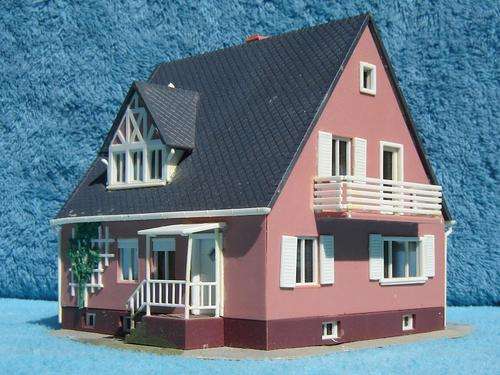 Faller HO gauge Suburban Family House