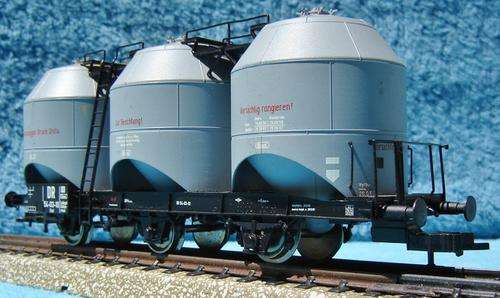 Roco HO Gauge 3-axle Silo Wagon
