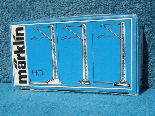 Marklin HO gauge M-Track Catenary Masts with baseplates No. 7009