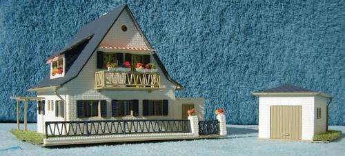 Vollmer HO gauge Suburban House with Seperate Garage No. 3718B