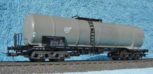 Rowa HO gauge Long Fuel Tank Wagon