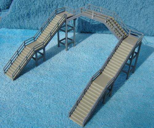 HO gauge Pedestrian Overpass Bridge