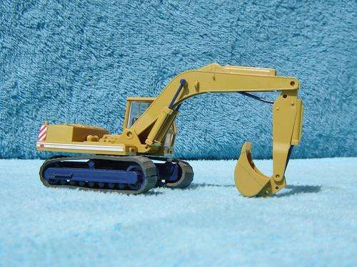 Wiking HO gauge Digger