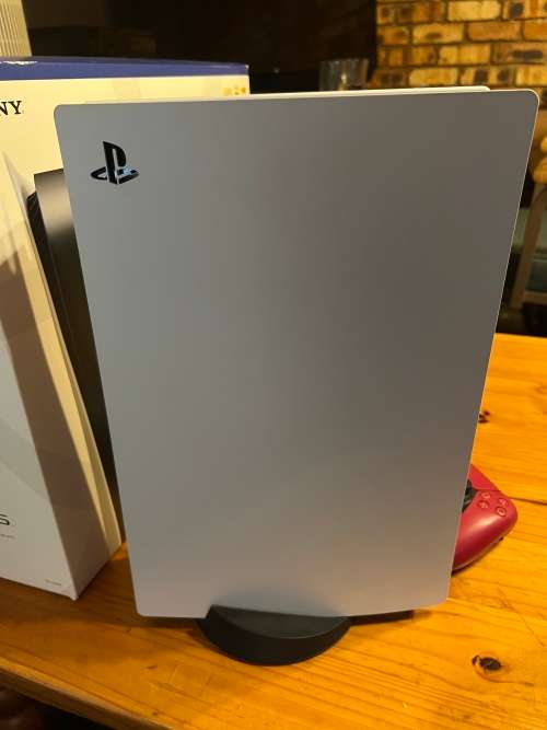 Ps5 Disk edition + 2x controllers and game