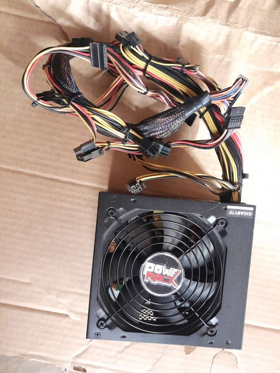 Gigabyte PoweRock 500 Watts Power Supply