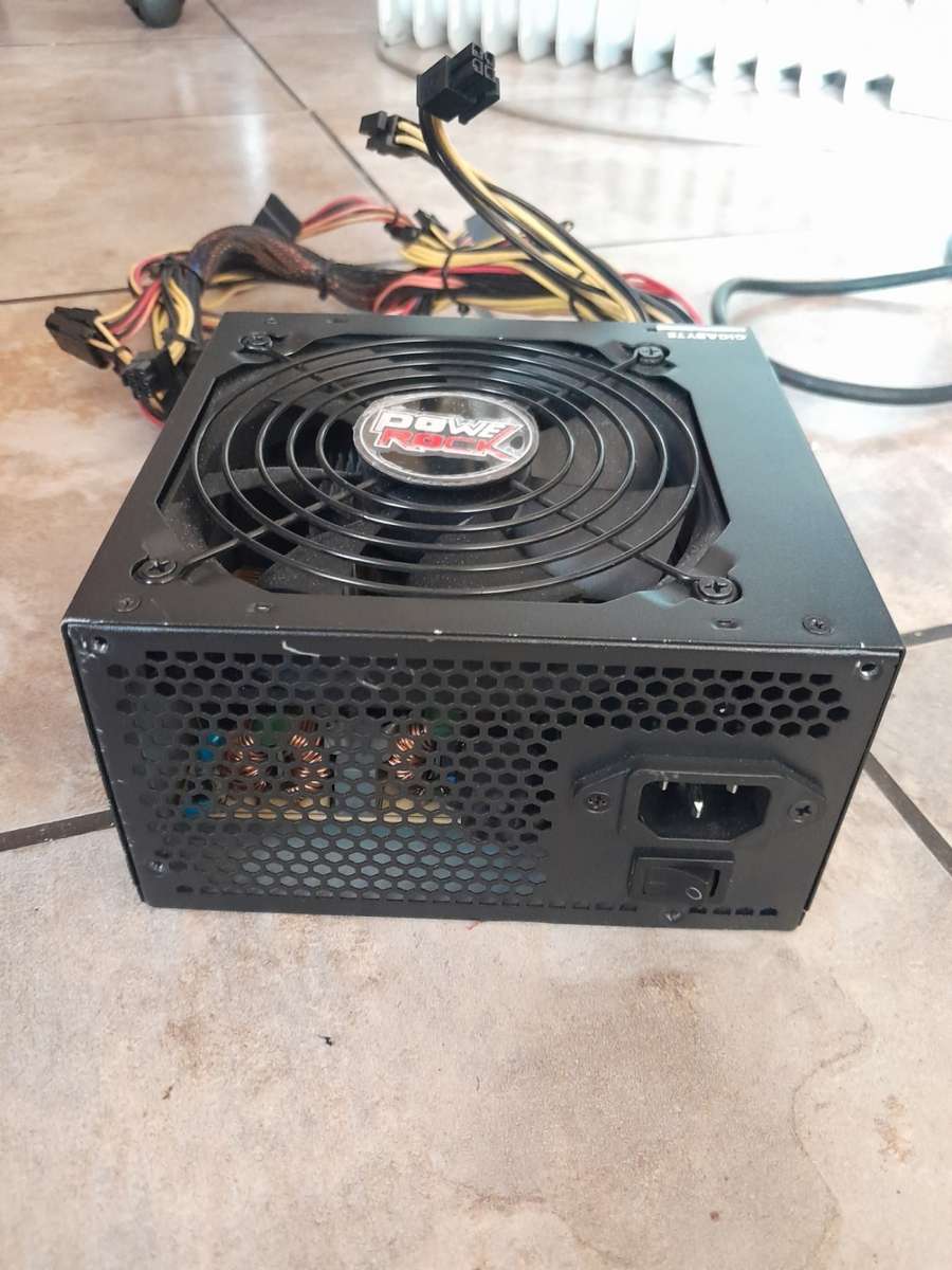 Gigabyte PoweRock 500 Watts Power Supply