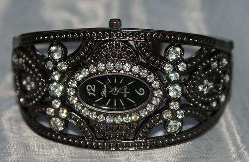 Stunning Antique Style Hinged Bracelet Watch with Diamante's