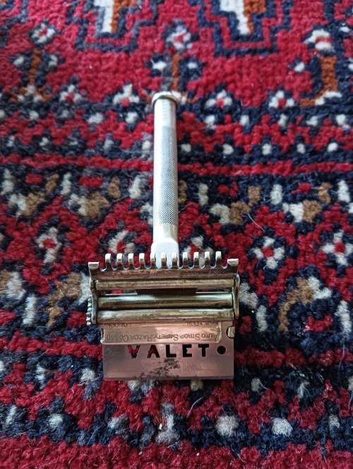 Antique razor