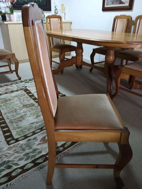 Dining table+chairs