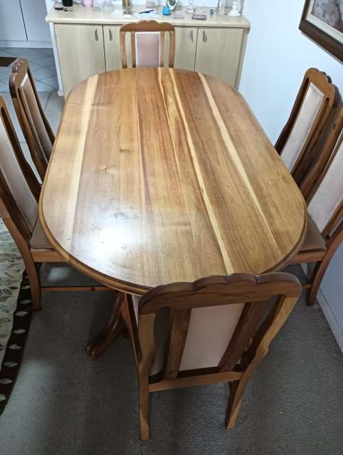 Dining table+chairs