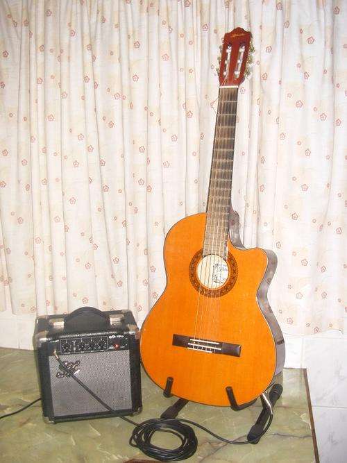 Classical Acoustic-Electric Guitar (Ritmuller C39S3E) with Amplifier (SX GA-1065)