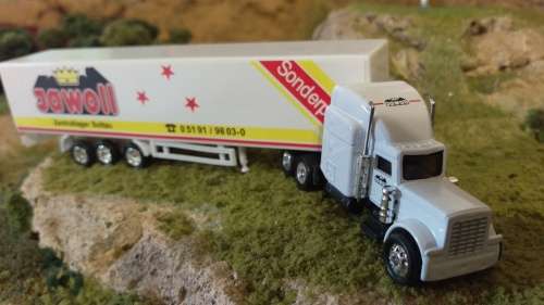 HO Scale 1/87 Truck with Trailer - Sonderposten Jawoll