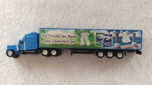 HO Scale 1/87 Truck with Trailer - Dash Washing Powder