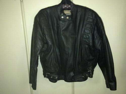 Black Leather padded Motorcycle Jacket Size XXL Men or Ladies (Good as New!!!)