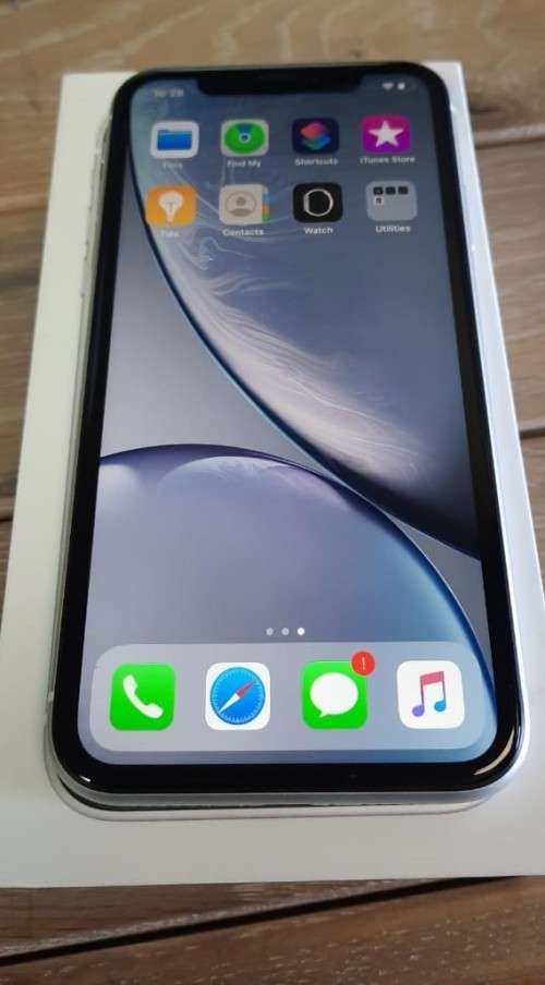 Iphone XR 64 GB *AS NEW*