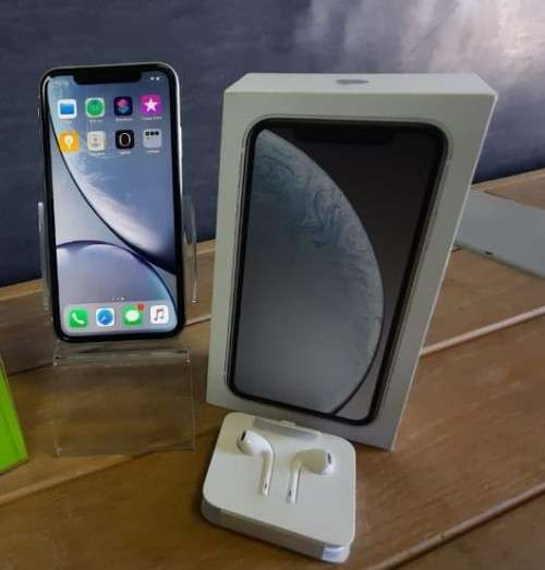 Iphone XR 64 GB *AS NEW*