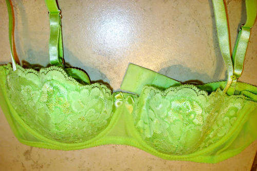 Lime green lacy genuine Wonderbra (32B)