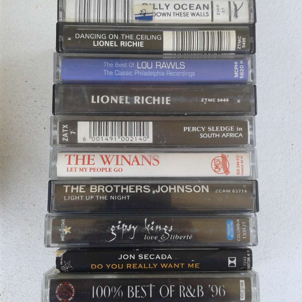 CASSETTE BUNDLE - 10 Assorted R & B Cassettes