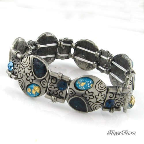 Stylish bracelet - Modern Classic     Silver color