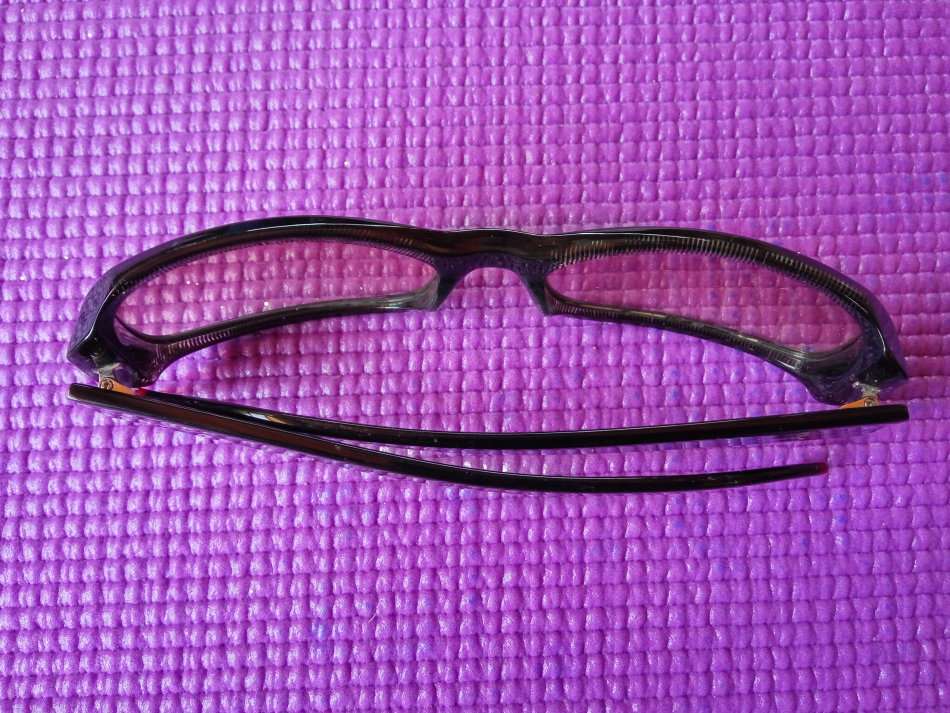 Levi's Sunglasses with Denim Case and Cleaning Cloth