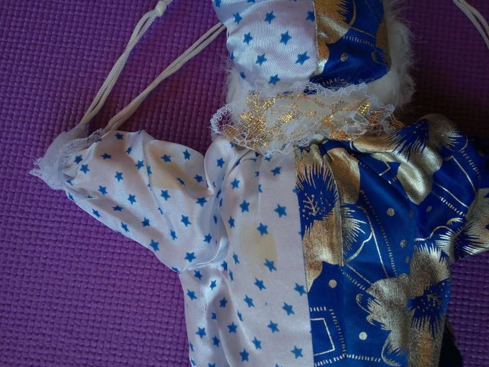 Marionette (String) Puppet on a Swing