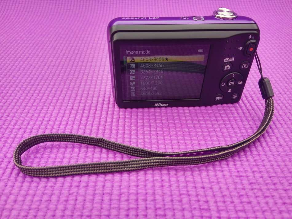 Nikon Coolpix L29 Digital Camera & Energiser Battery Charger