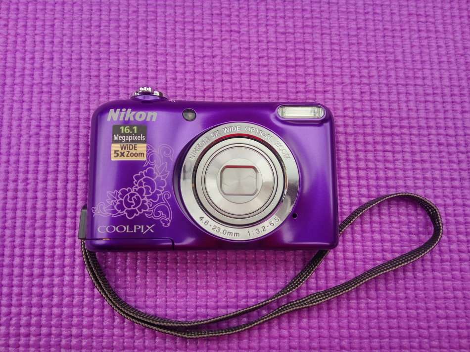 Nikon Coolpix L29 Digital Camera & Energiser Battery Charger